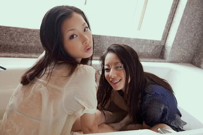 Ariko & Yui "duo With Girl"