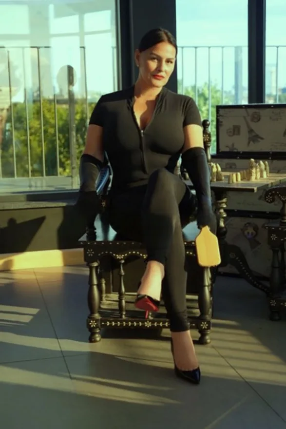 Mistress Izabel